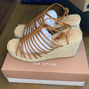 NWT NIB Via Spiga Selma Caramel Le 11 Womenโs